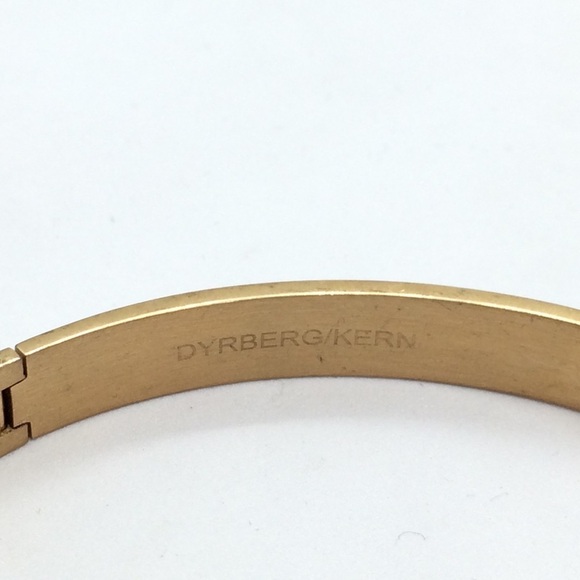 DYRNBERG/KERN BANGLE BRACELET TO TRAVEL IS TO LIVE - Picture 3 of 12